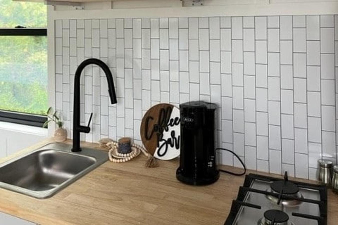 The Endeavor Tiny Home! Elizabethtown Εξωτερικό φωτογραφία