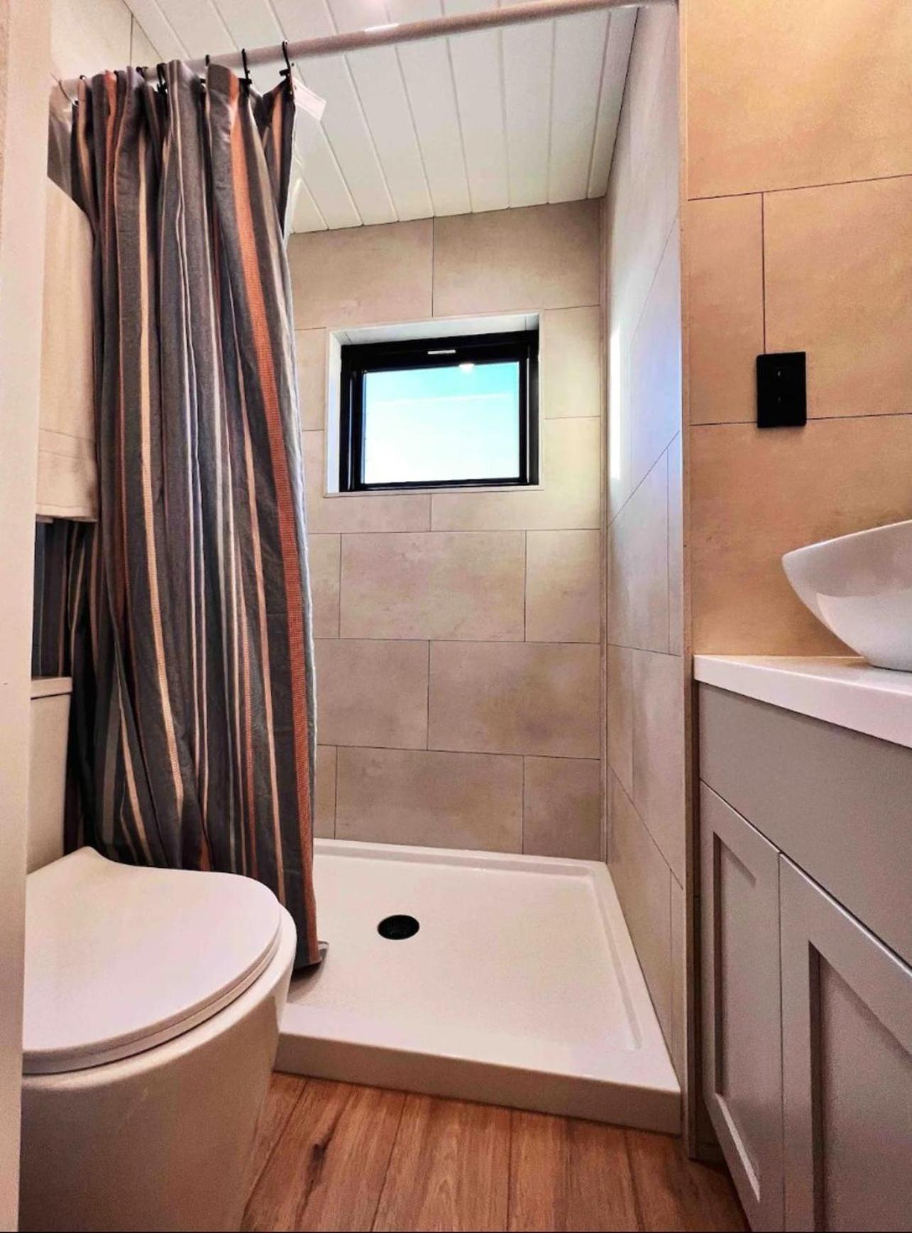 The Endeavor Tiny Home! Elizabethtown Εξωτερικό φωτογραφία